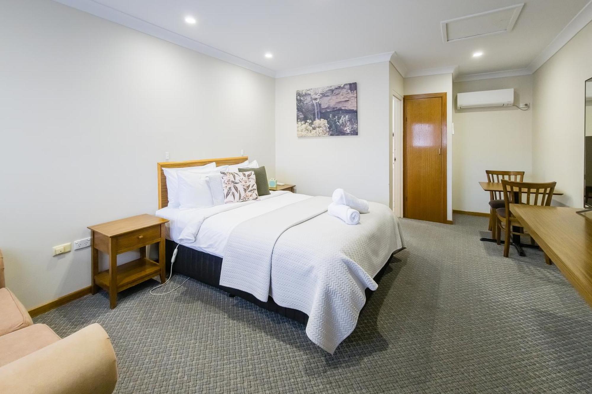 Roydons Motor Inn Tamworth Exteriör bild