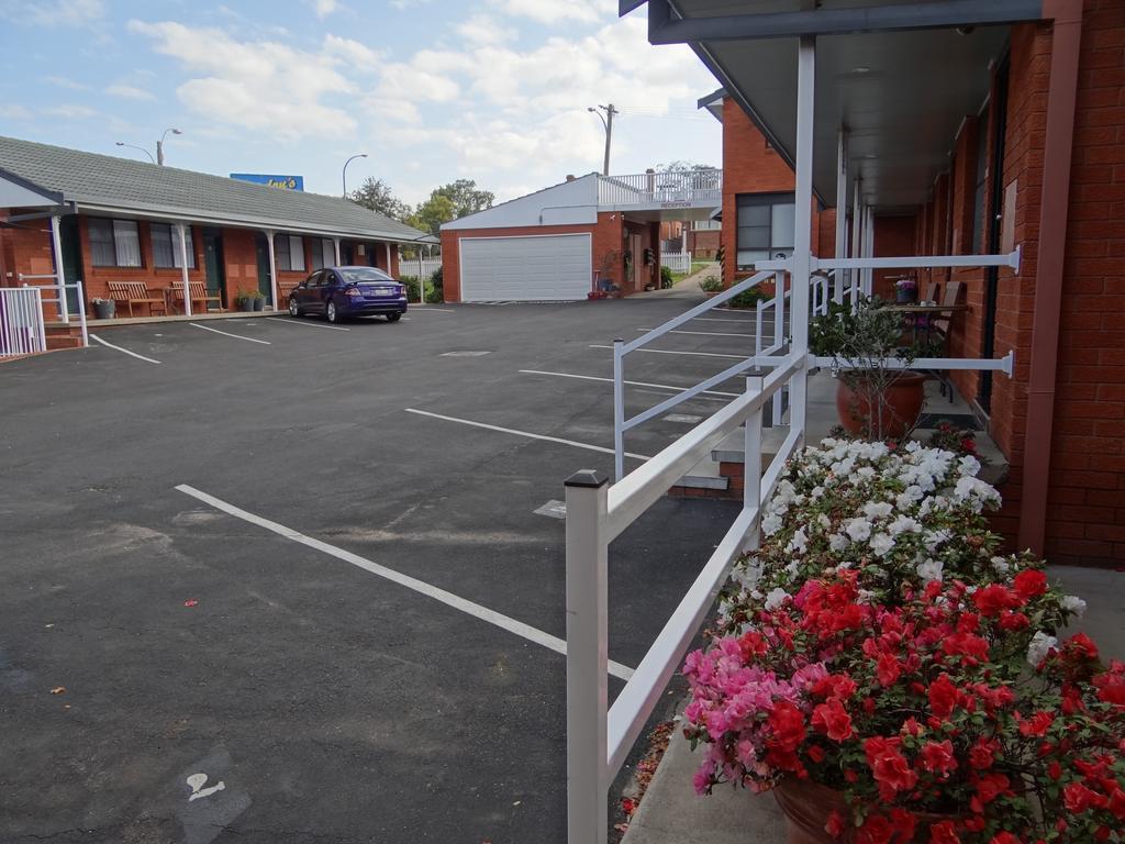 Roydons Motor Inn Tamworth Exteriör bild