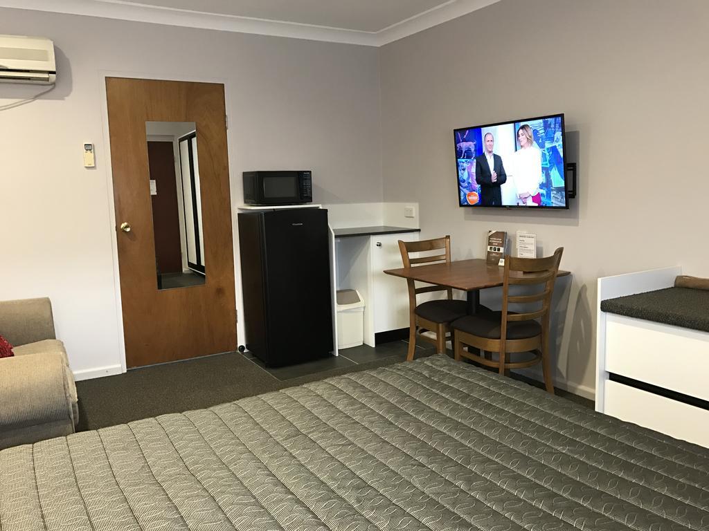 Roydons Motor Inn Tamworth Exteriör bild
