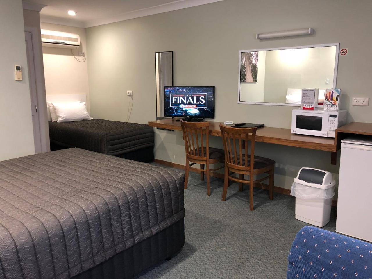 Roydons Motor Inn Tamworth Exteriör bild