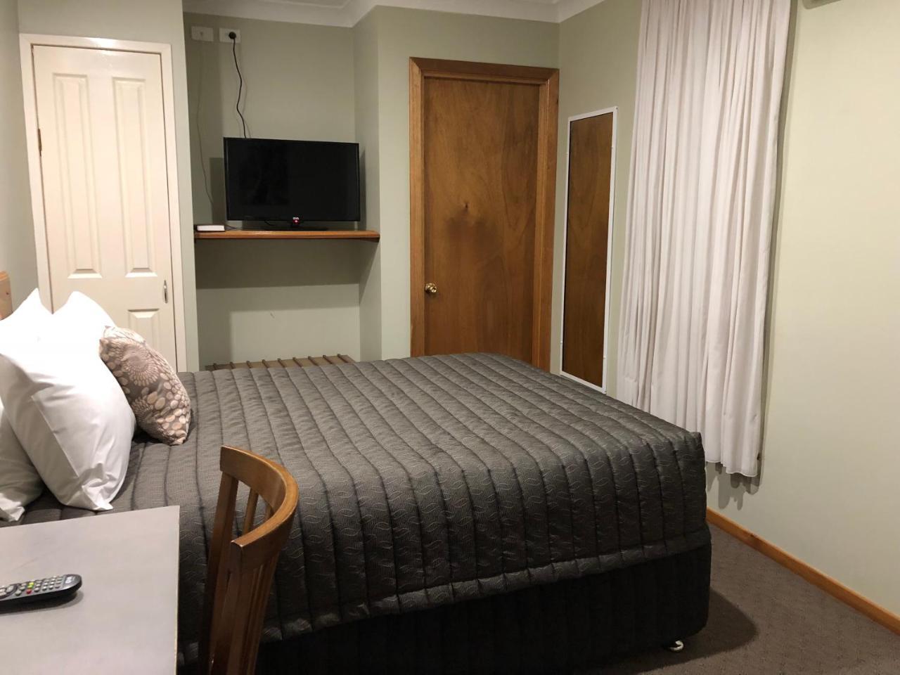 Roydons Motor Inn Tamworth Exteriör bild