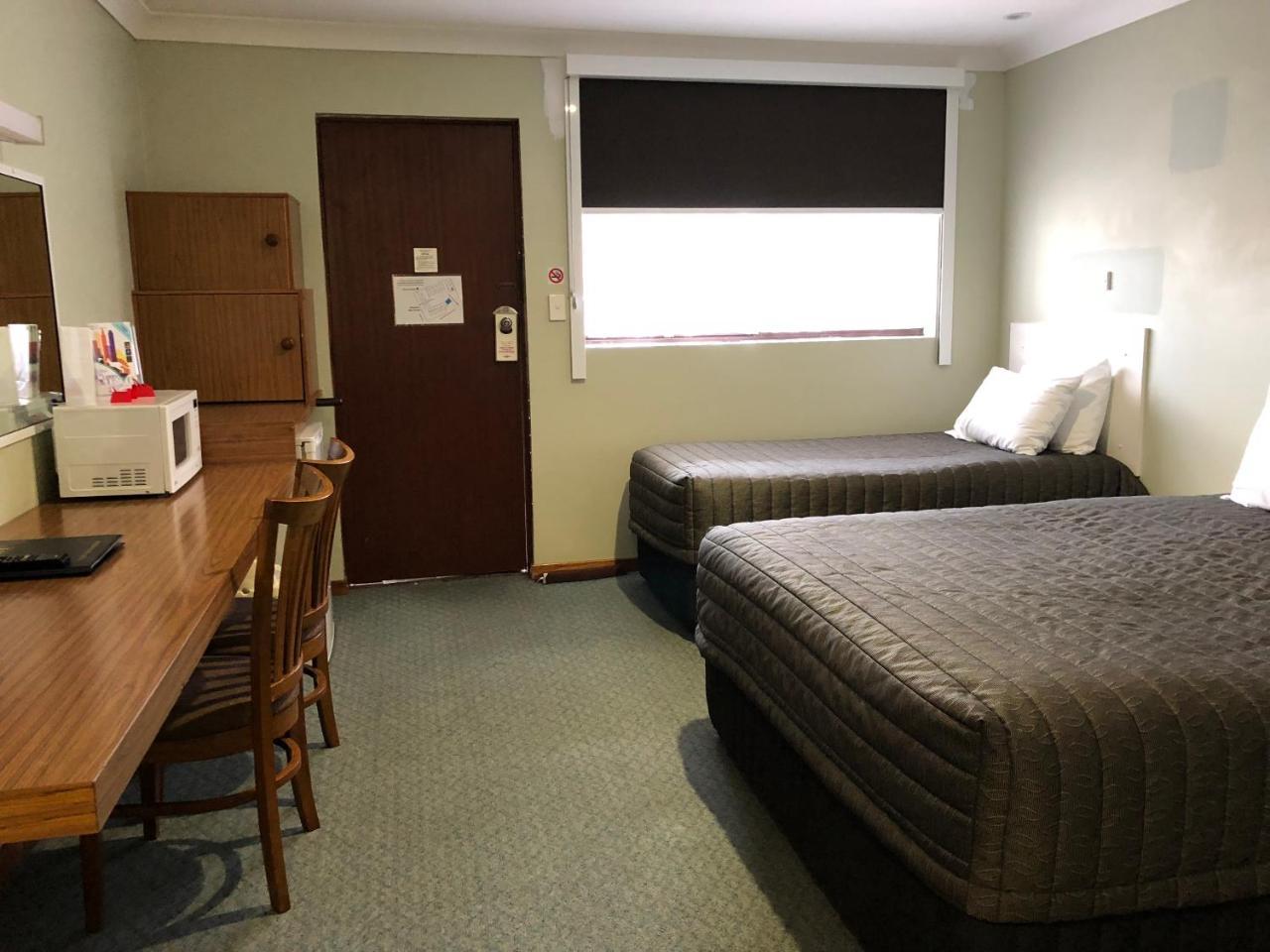 Roydons Motor Inn Tamworth Exteriör bild